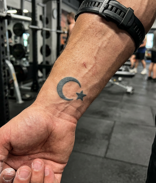 Bayrak | 5.5cm | Yarı Kalıcı Dövme